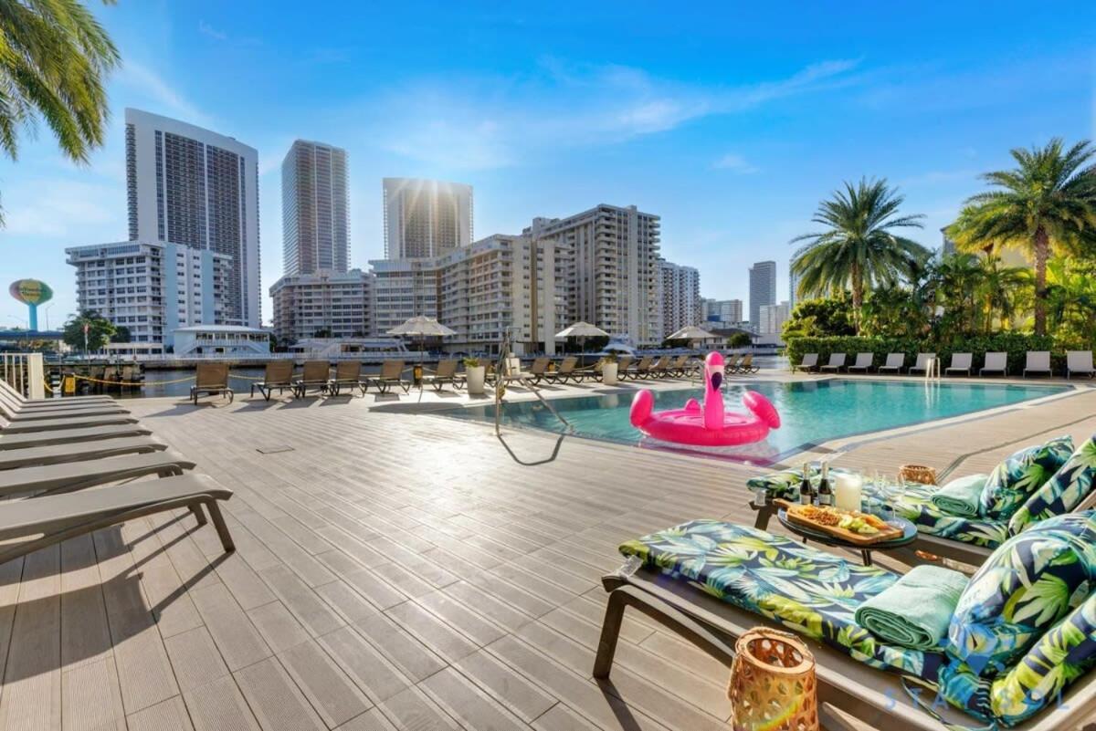 Infinite View With Balcony,Pool Plus Near Beach Hallandale Beach Exteriör bild
